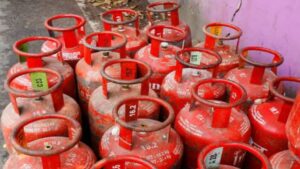 LPG Gas Cylinder Price down Rs 39.50 today: Check New Rates