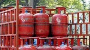 Women’s Day Big Gift: Govt extends Rs 300 LPG subsidy till 2025