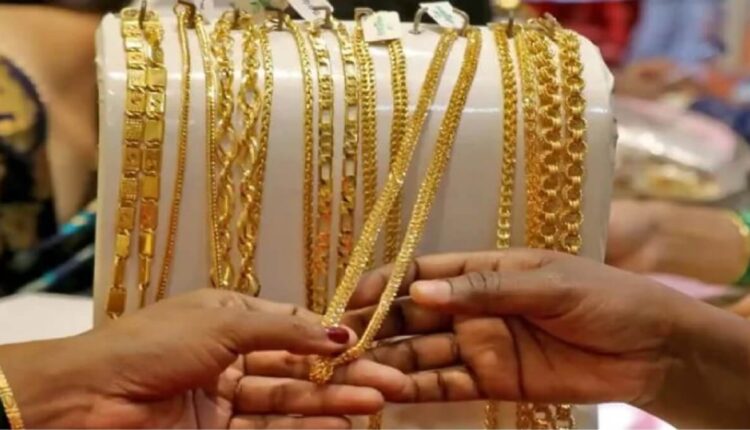 Gold price drop in India today: Best time to buy gold