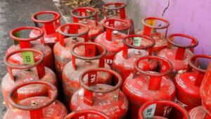 LPG cylinder will be available at Rs 300 discount for next 9 months