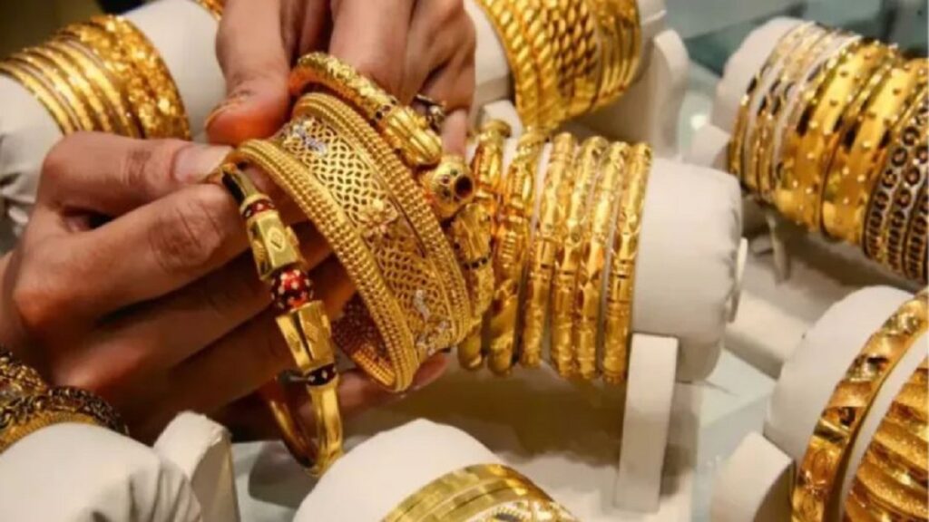 Gold Price reaches nearly Rs 9000 per gram in India: Check today rate