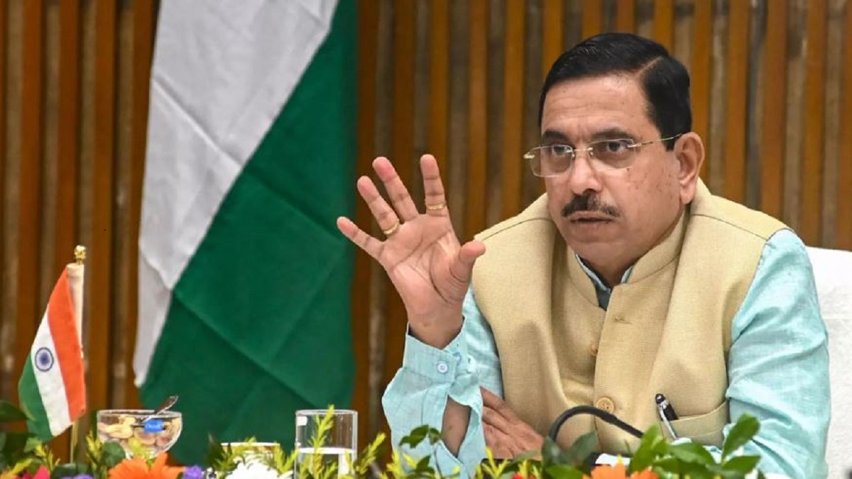 Internal unrest in Karnataka BJP: closed-door meeting with Pralhad Joshi