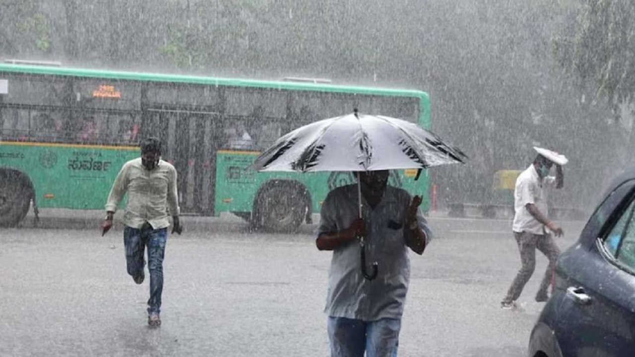 Karnataka heavy rainfall warning till October 29 in these 7 districts