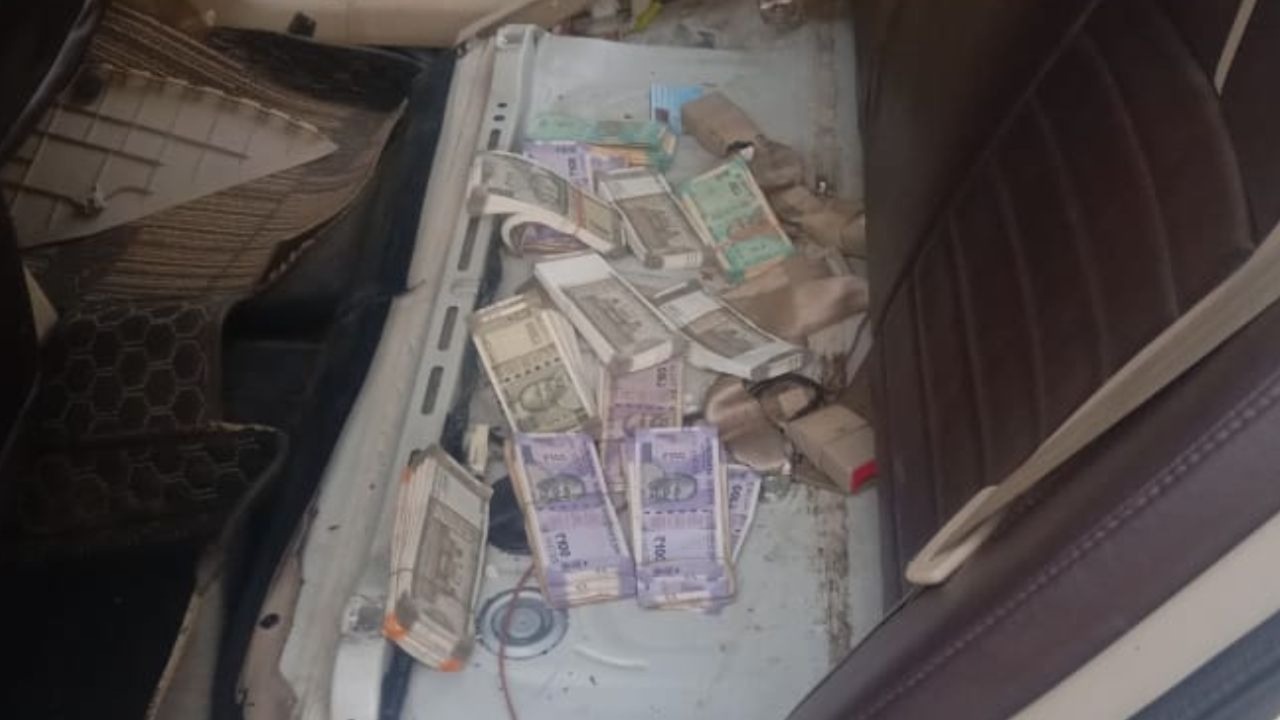 Chikkamagaluru: Cash, gold and silver worth over Rs 1 crore found in car seized by police