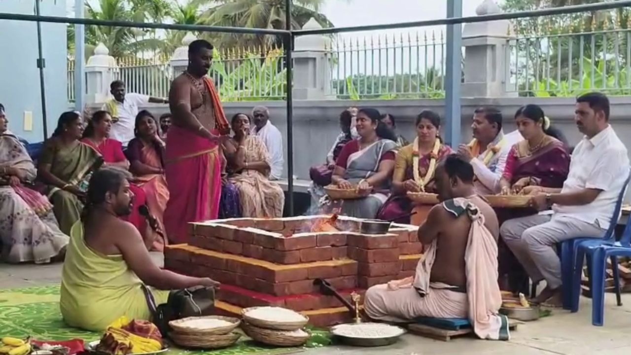 DK Shivakumar Supporters Hold Chandika Homa for His CM Candidacy