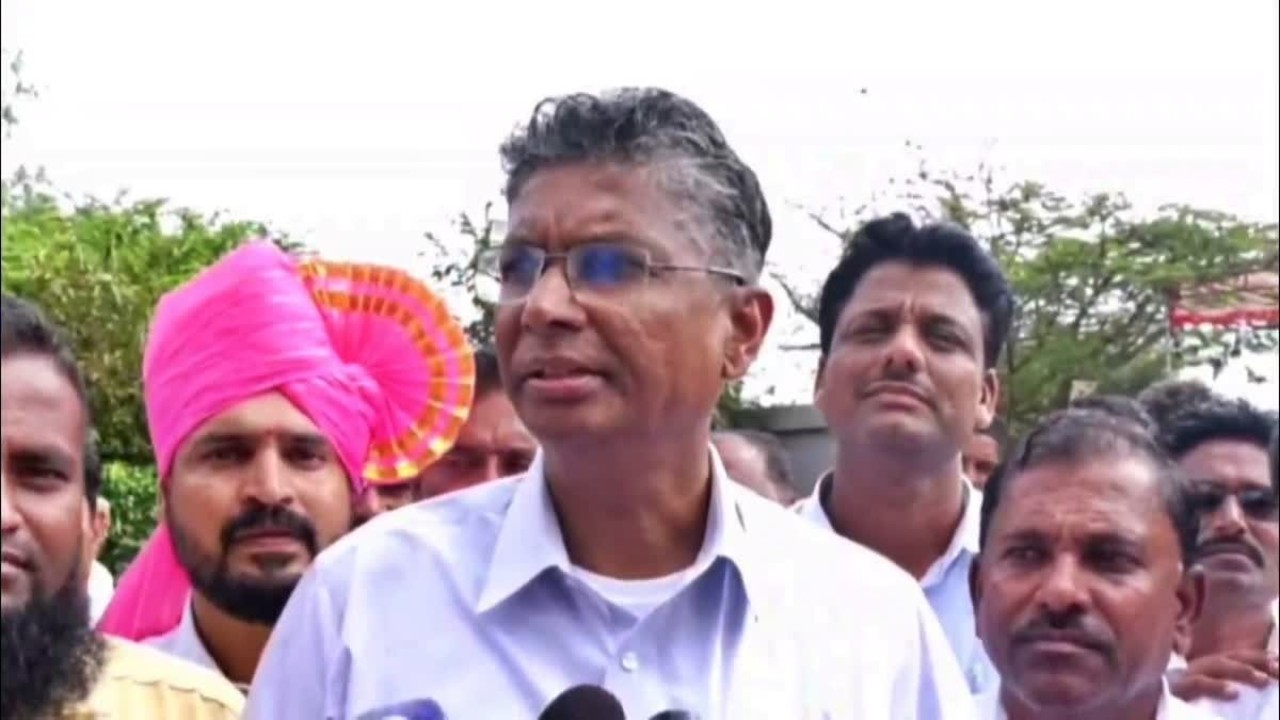 Satish Jarkiholi cancels Delhi visit amid CM change buzz; says no discussion on KPCC leadership yet