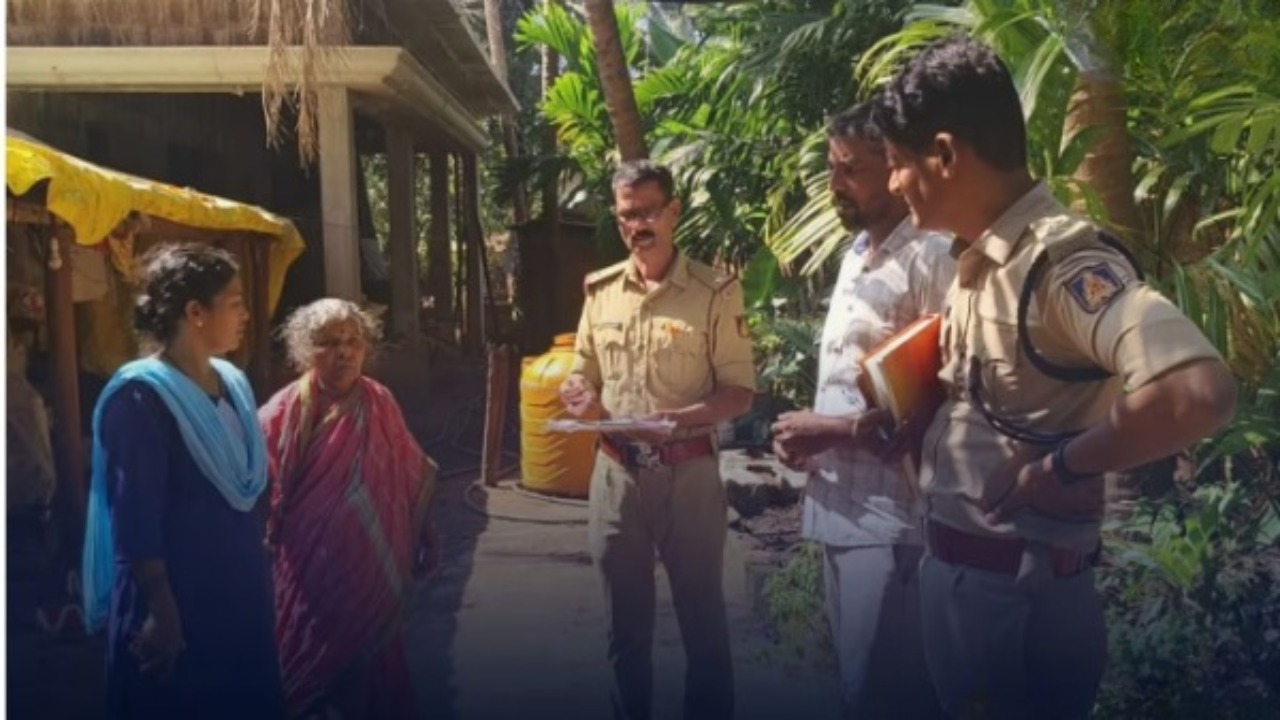 Courier scam: elderly woman robbed of gold chain in Uttara Kannada