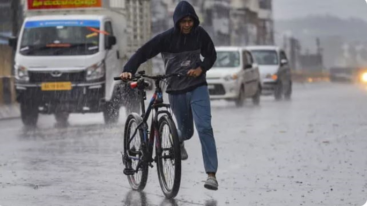 IMD issued heavy rainfall alert in these states till December 17