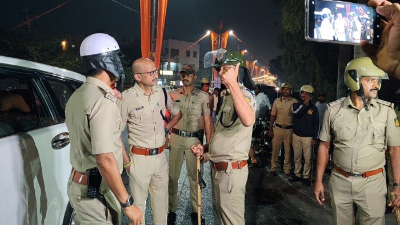 Ballari clashes over banner installation turn violent, Congress worker killed; prohibitory orders imposed