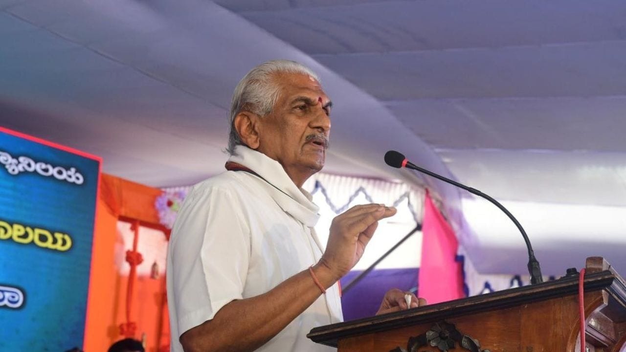 FIR registered against RSS leader Kalladka Prabhakar Bhat over alleged hate speech