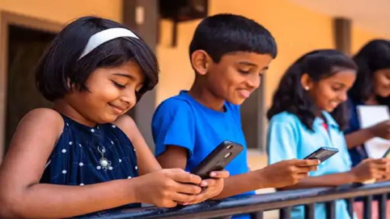 Socila media ban in karnataka for under the age of 16