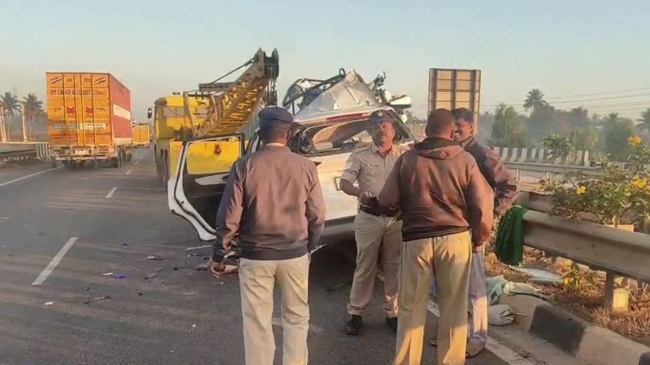 Seven killed in multi-vehicle crash near Hoskote