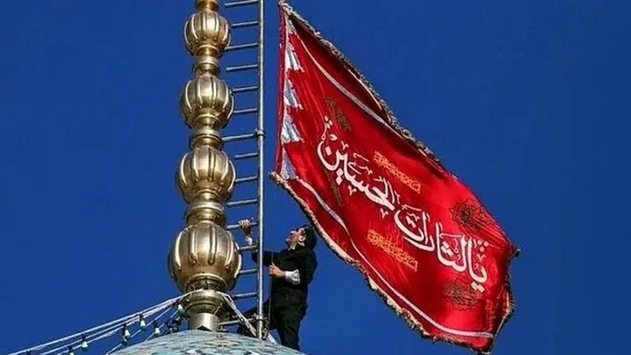 Red flag hoisted over Jamkaran mosque after Khamenei killing; tensions escalate in Iran