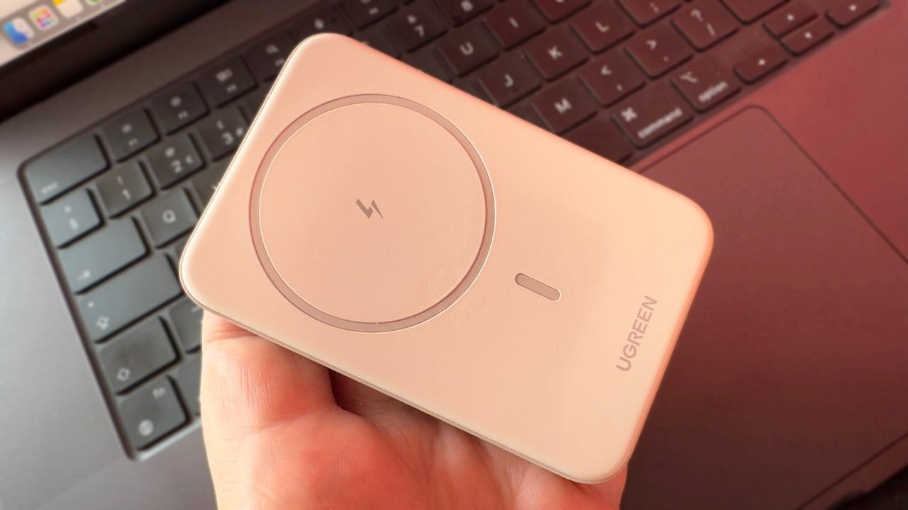 Ugreen Launches Compact Magnetic Power Bank with Wireless Charging Support