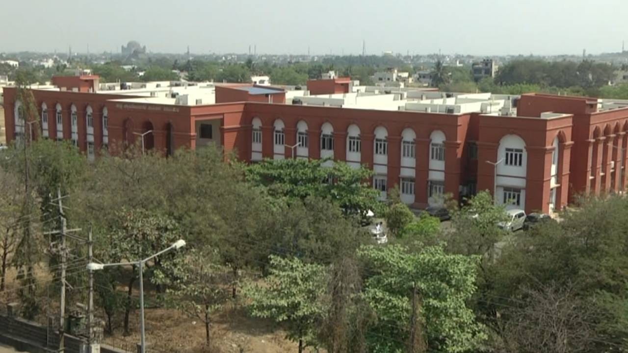 Vijayapura Court Sentences Father to 20 Years in Prison for Raping Five-Year-Old Daughter