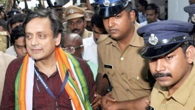 Shashi tharoor convoy stopped in kerala, security staff allegedly assaulted
