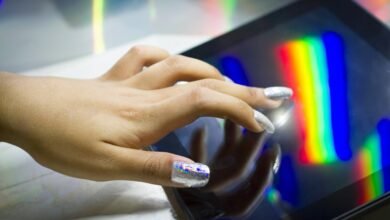 Student Develops Innovative Nail Polish That Could Turn Nails into Smartphone Styluses