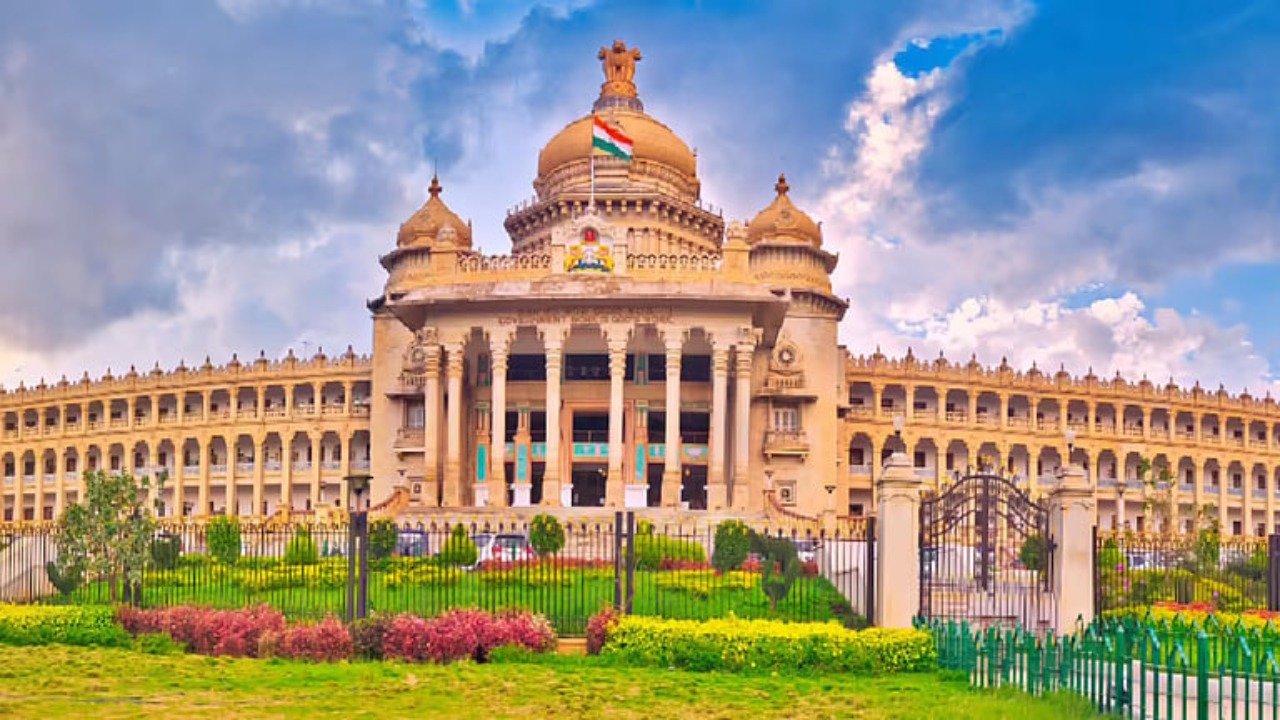 Health cover extended to daily wage workers in Karnataka