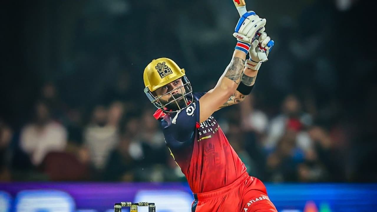 Virat Kohli playing a shot during IPL match after reaching 800 fours milestone for RCB