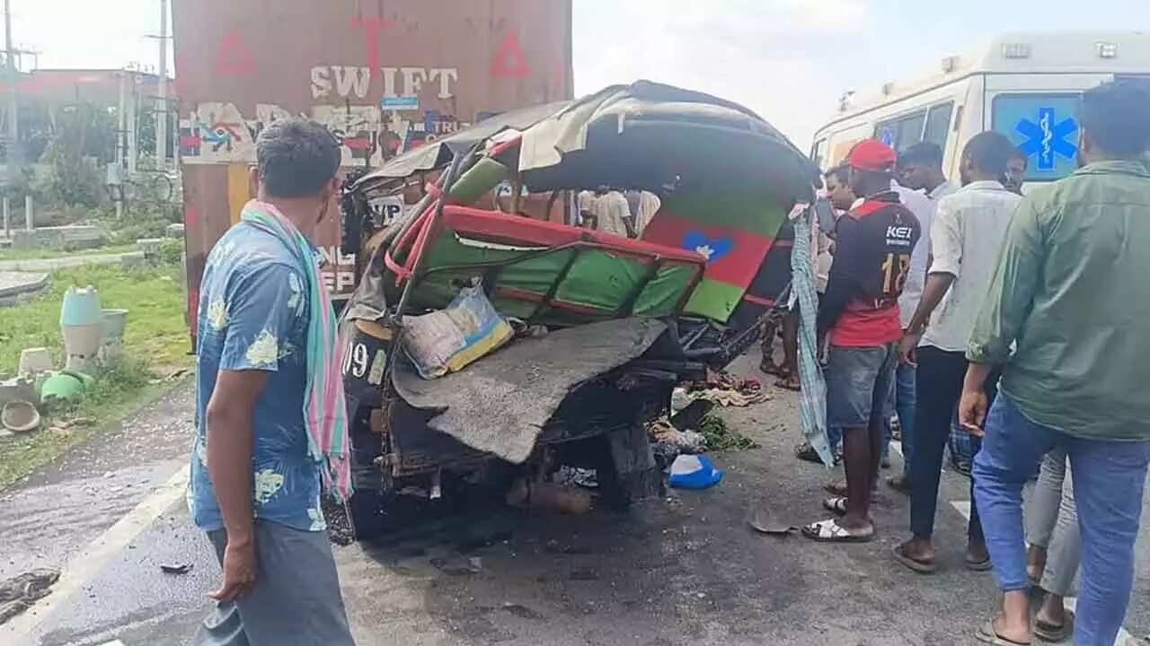 Six Workers Killed in Auto and Container Truck Collision Near Bagepalli