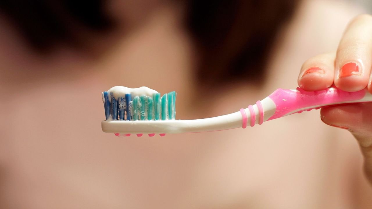 Toothbrush Hygiene Mistakes That Could Be Exposing You to Millions of Germs