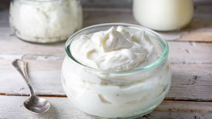 Curd With Salt or Sugar Which Choice Offers Better Health Benefits