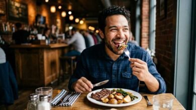 Health Experts Explain the Truth About Eating on Schedule Without Real Hunger