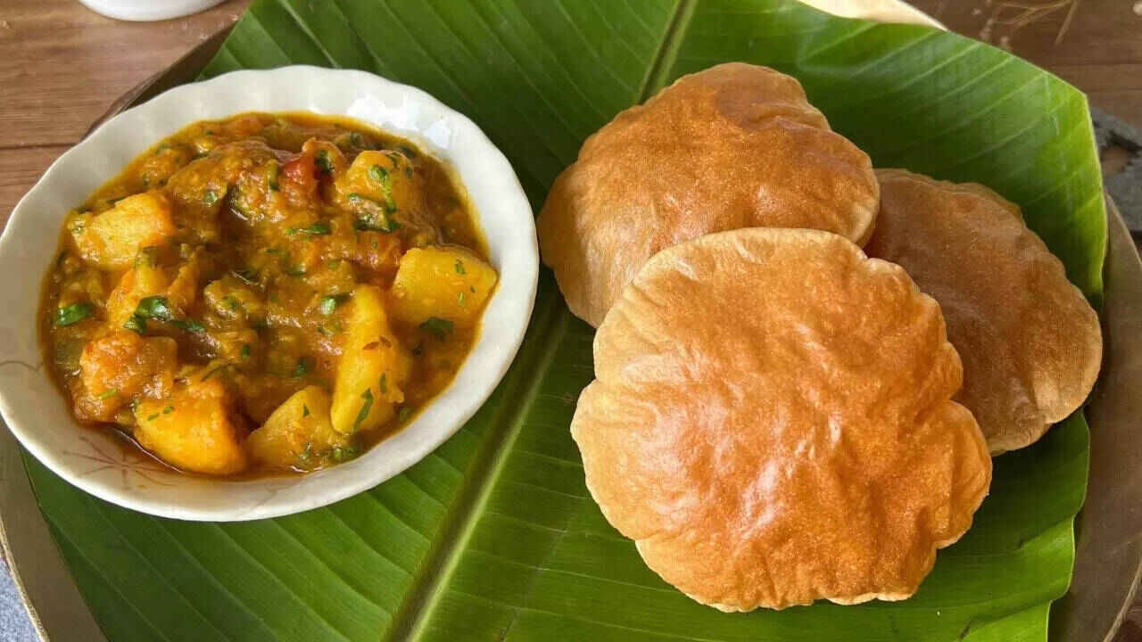 Healthy Oil Free Poori in Cooker Is the Viral Kitchen Hack Changing Breakfast Habits