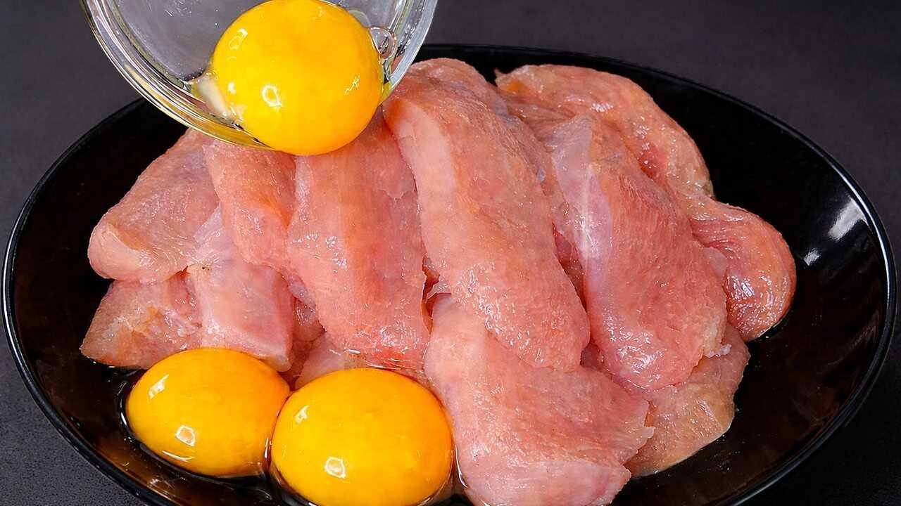 Simple Egg Trick Turns Chicken Breast Juicy and Soft Instead of Dry and Rubber Like Texture