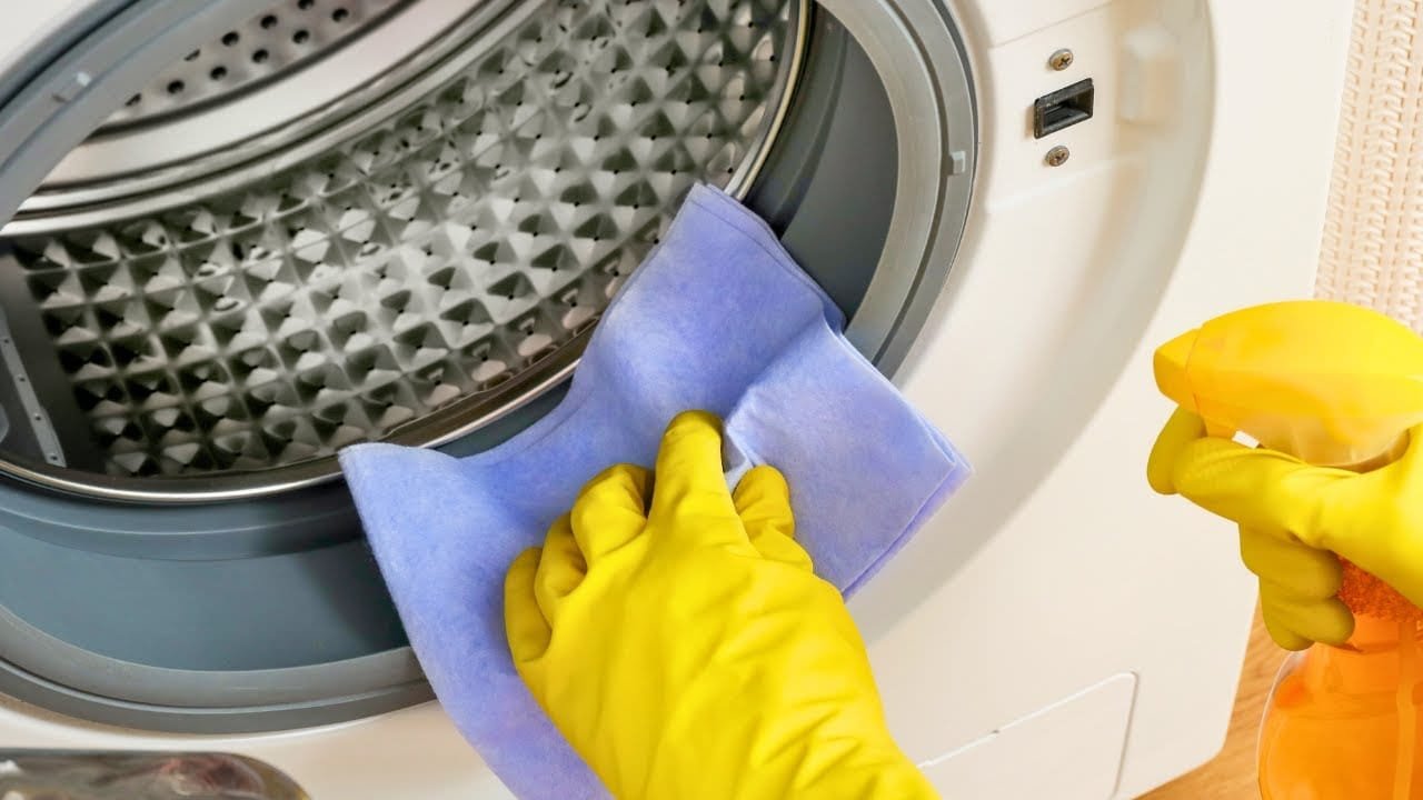 Washing Machine Cleaning Hack Using Vinegar and Baking Soda to Remove Bad Smell and Restore Fresh Performance