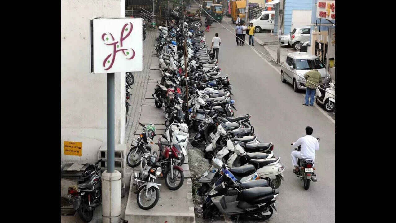Bengaluru Draft Parking Policy Sparks Debate Over Tax Free Incentives for Vacant Landowners