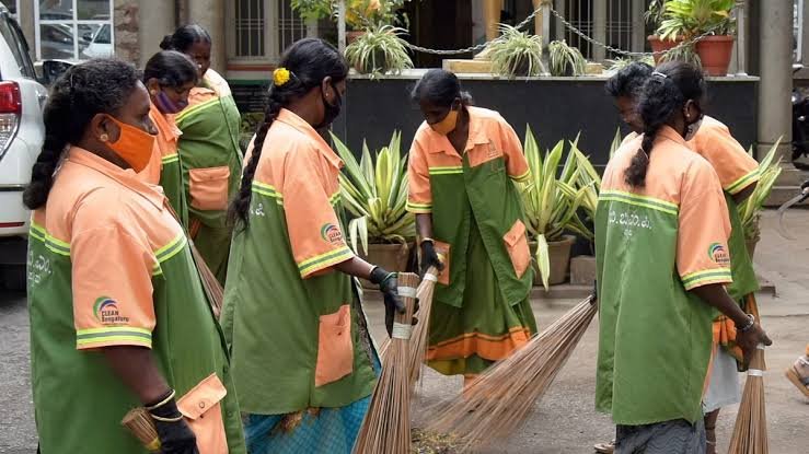 Bengaluru Plans Study Tours for 18000 Sanitation Workers Across Karnataka