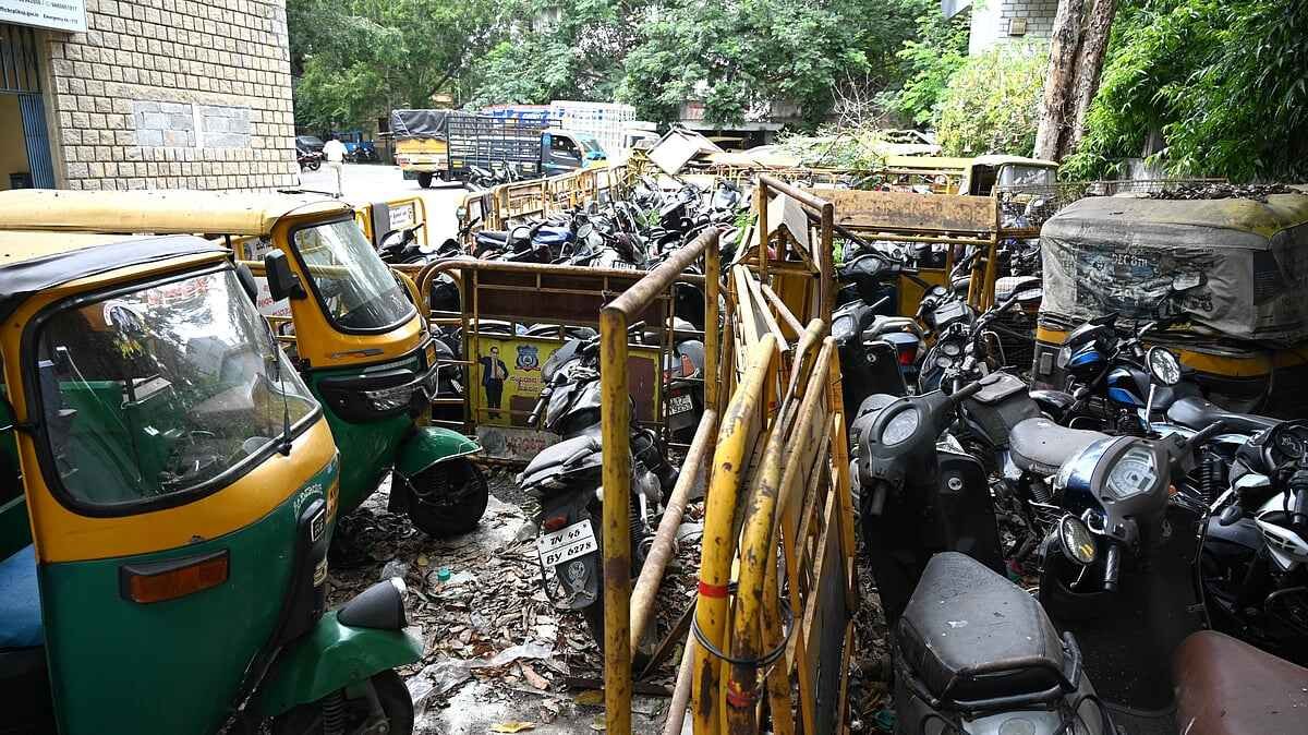 Bengaluru’s Seized Vehicles Turn Into Rusting Waste Due To Delayed Disposal