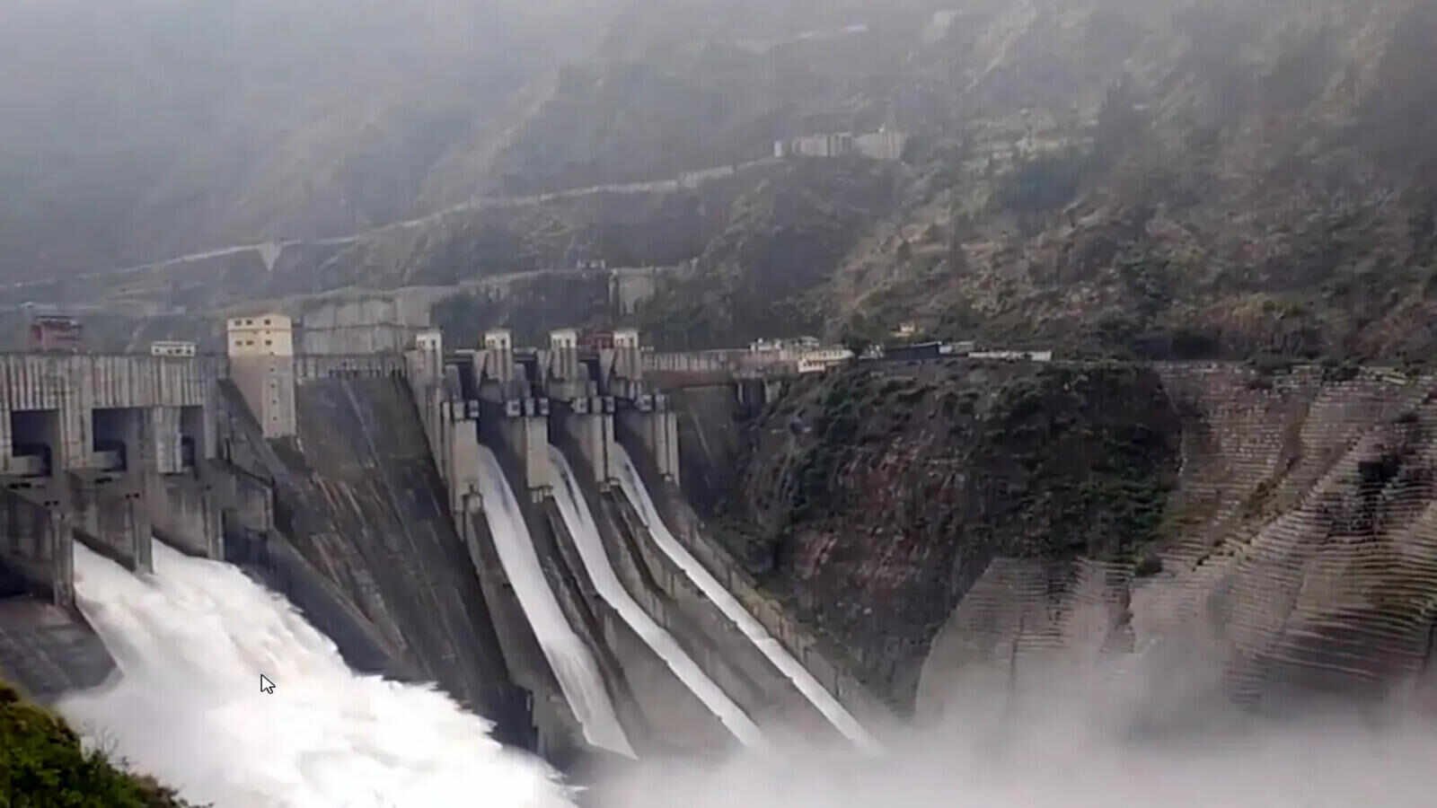 India Opens Baglihar Dam Gates as Heavy Rain Raises Flood Concerns in Pakistan