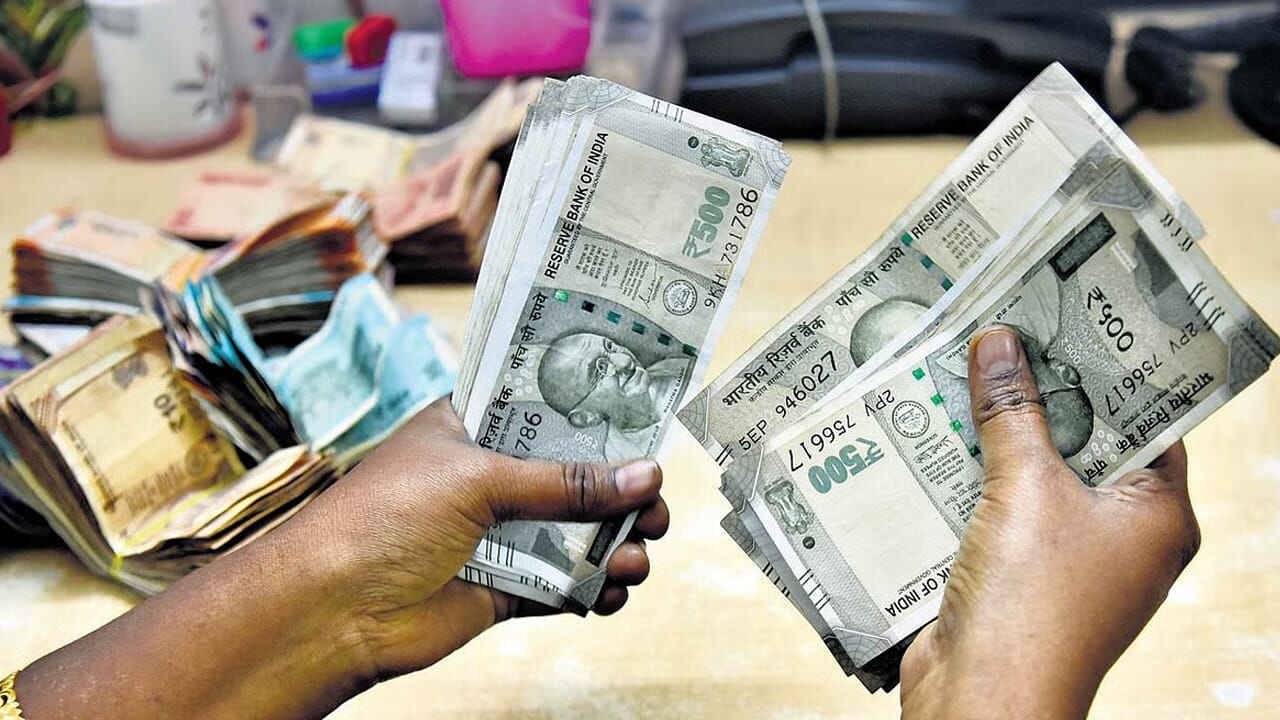 Large Cash Deposits? These Bank Transactions May Attract Income Tax Notice