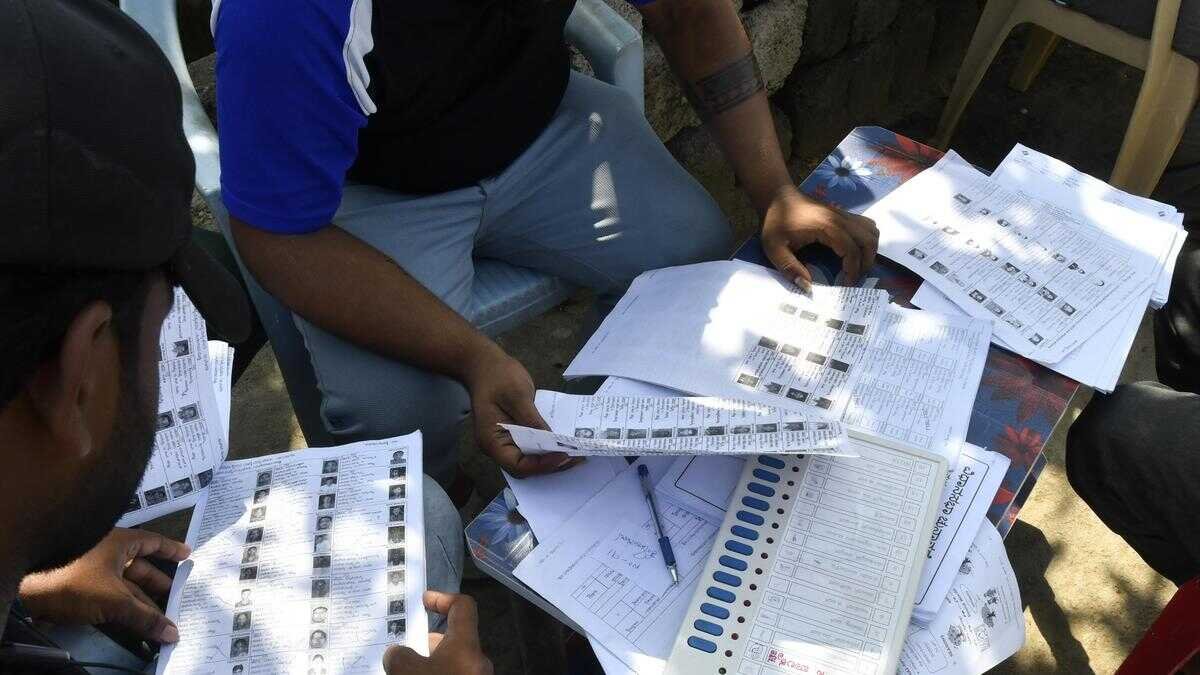 Notices Issued to Officials Over Alleged Lapses in Voter List Revision in Kolar and Mysuru