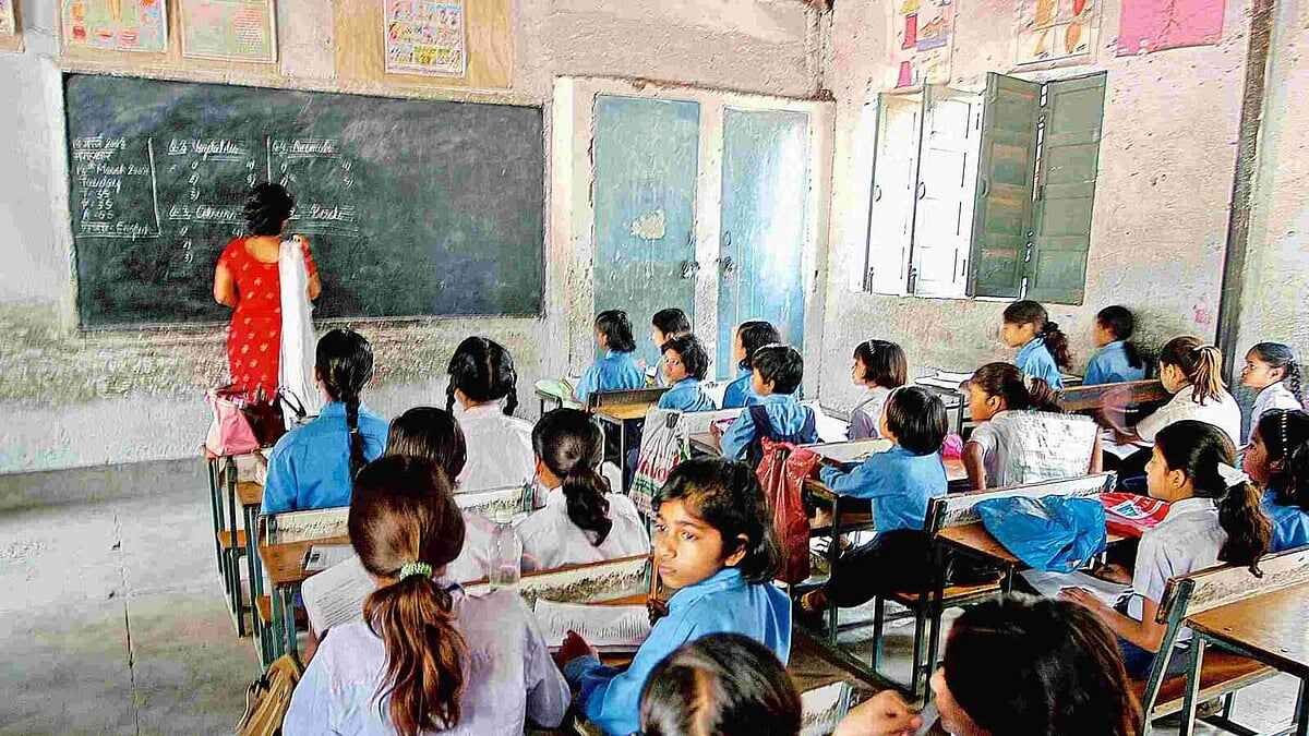Textbook Shortage Leaves Thousands of Kannada Medium Students in Border Areas Waiting