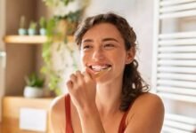 Two Minute Morning Habit of Brushing on One Leg May Improve Balance and Strength Experts Explain Surprising Benefits