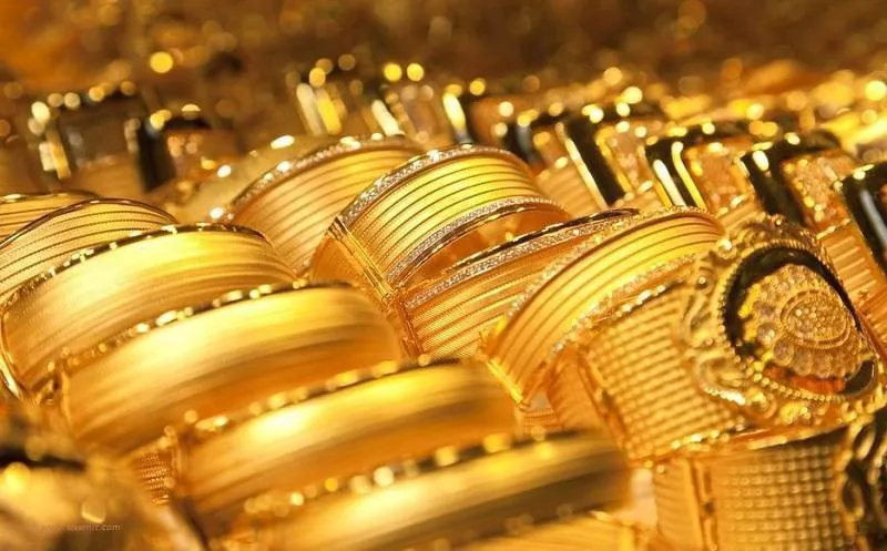Gold, silver prices decrease again. Here is the details